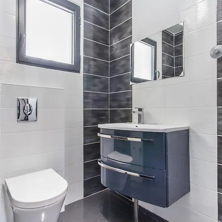 By Interhome * 莱克斯