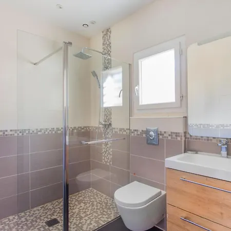 By Interhome Vakantiehuis Les Lecques
