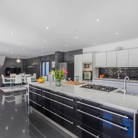 By Interhome 莱克斯