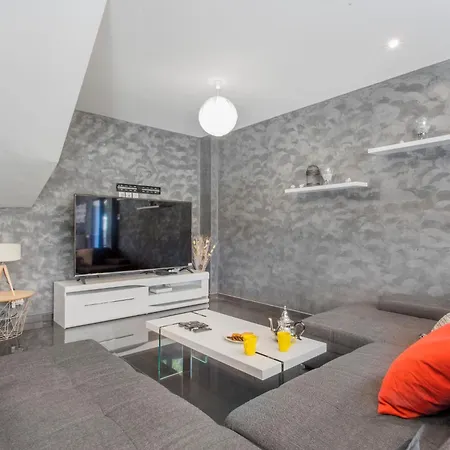 By Interhome