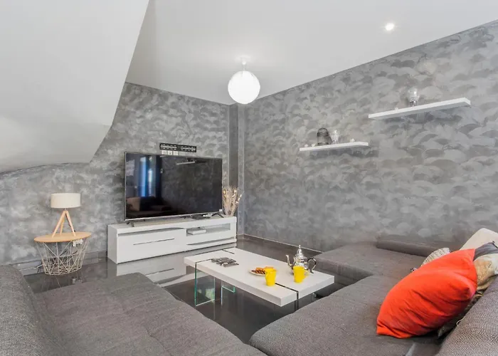 By Interhome